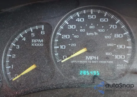 2000 Chevrolet Suburban 1500 Lt from USA, damaged, VIN 3GNFK16T7YG129525